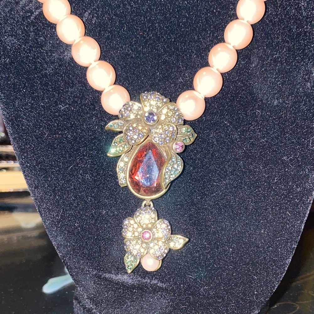 Heidi Daus Prima Petal Pretty Pink Pearl Necklace with Crystal Flowers Accents - Picture 3 of 6